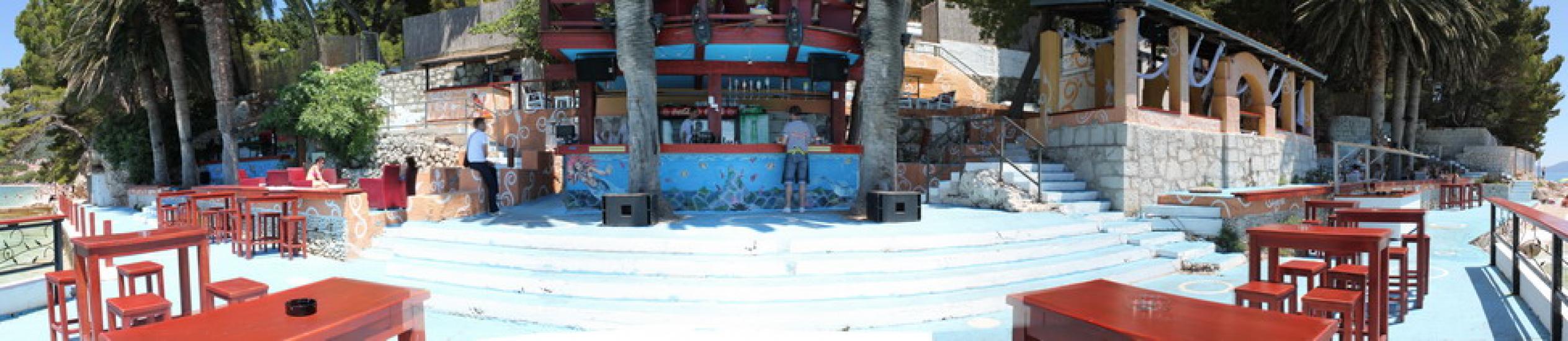 Beach club H2O (Gradac)